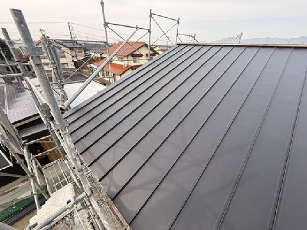 屋根ガルバリウム鋼板工事