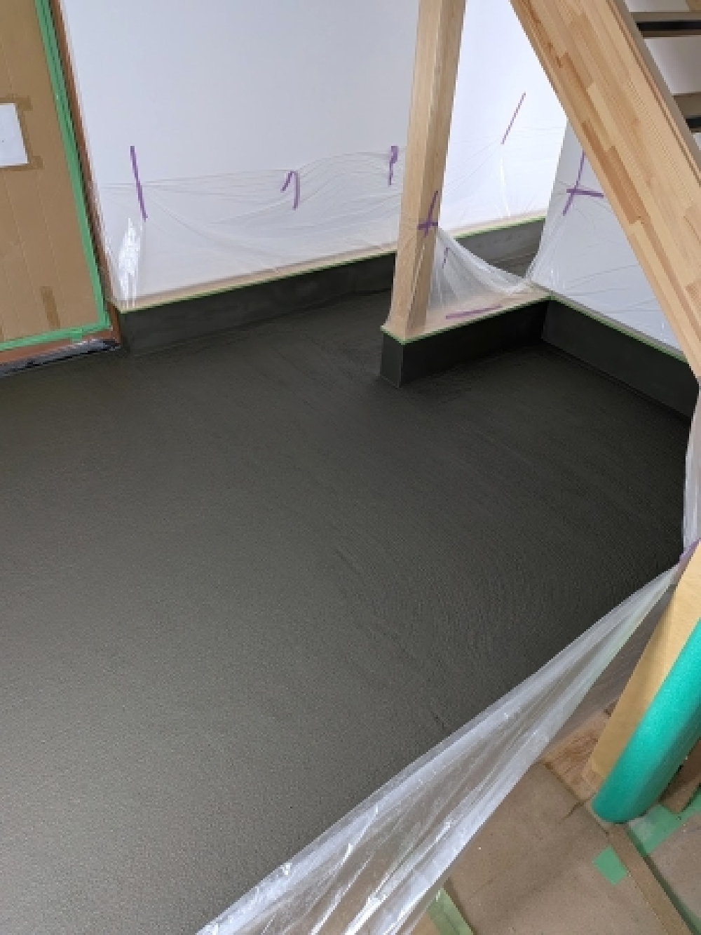 玄関土間モルタル施工