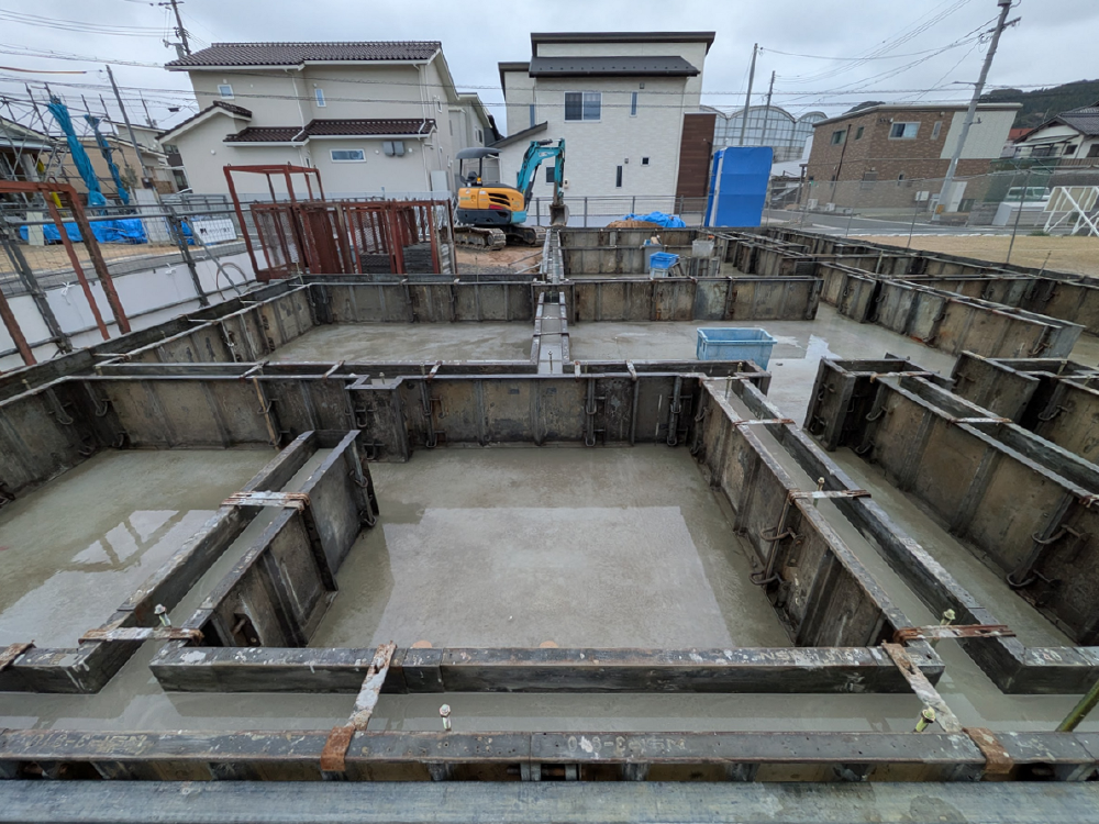 基礎工事順調に進行中
