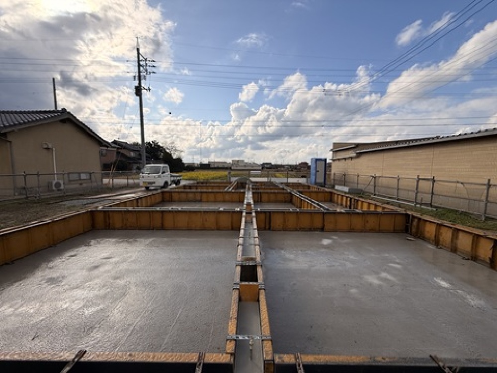 基礎立上りのコンクリート打設