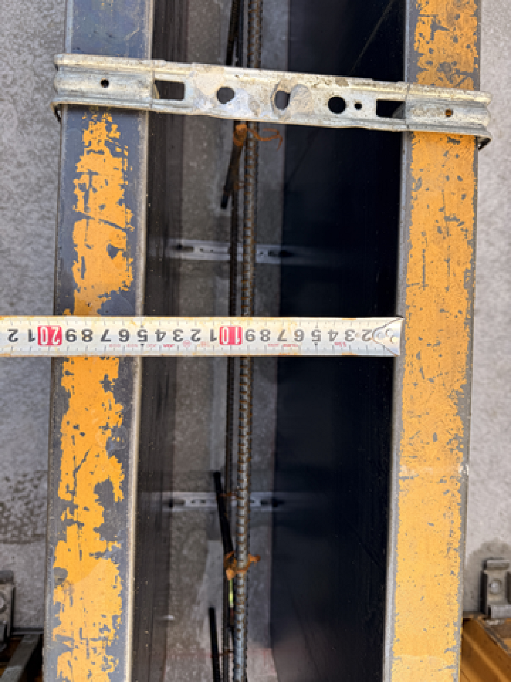 立上り型枠の設置