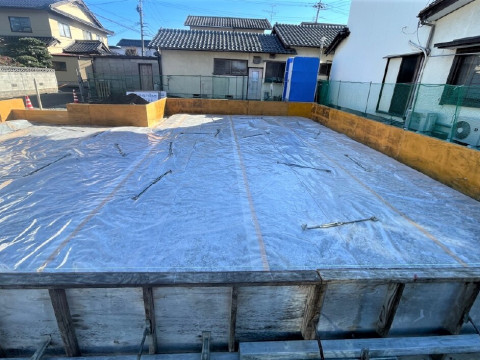 着工・基礎工事・防湿シート張り